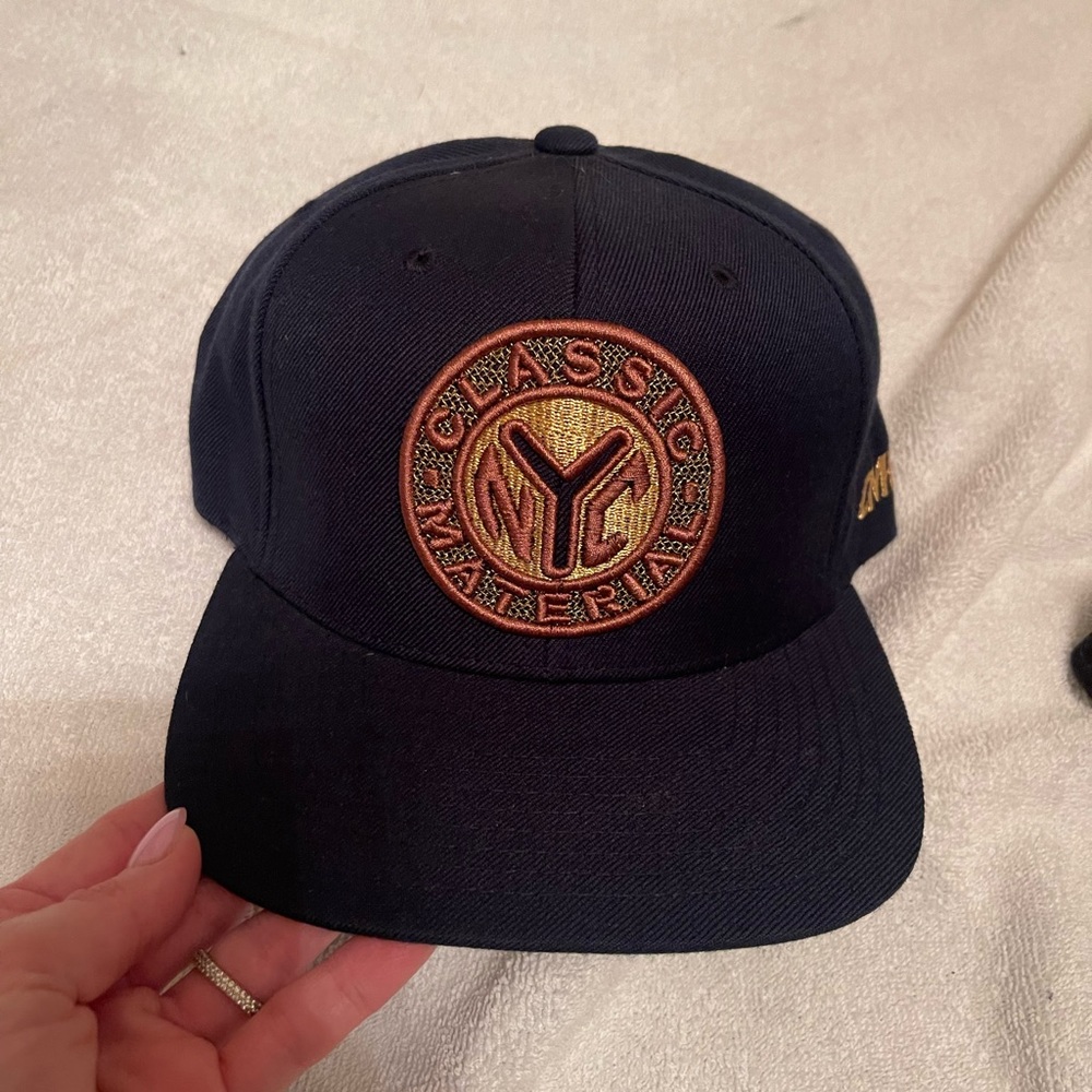 Classic material nyc  token SnapBack blue